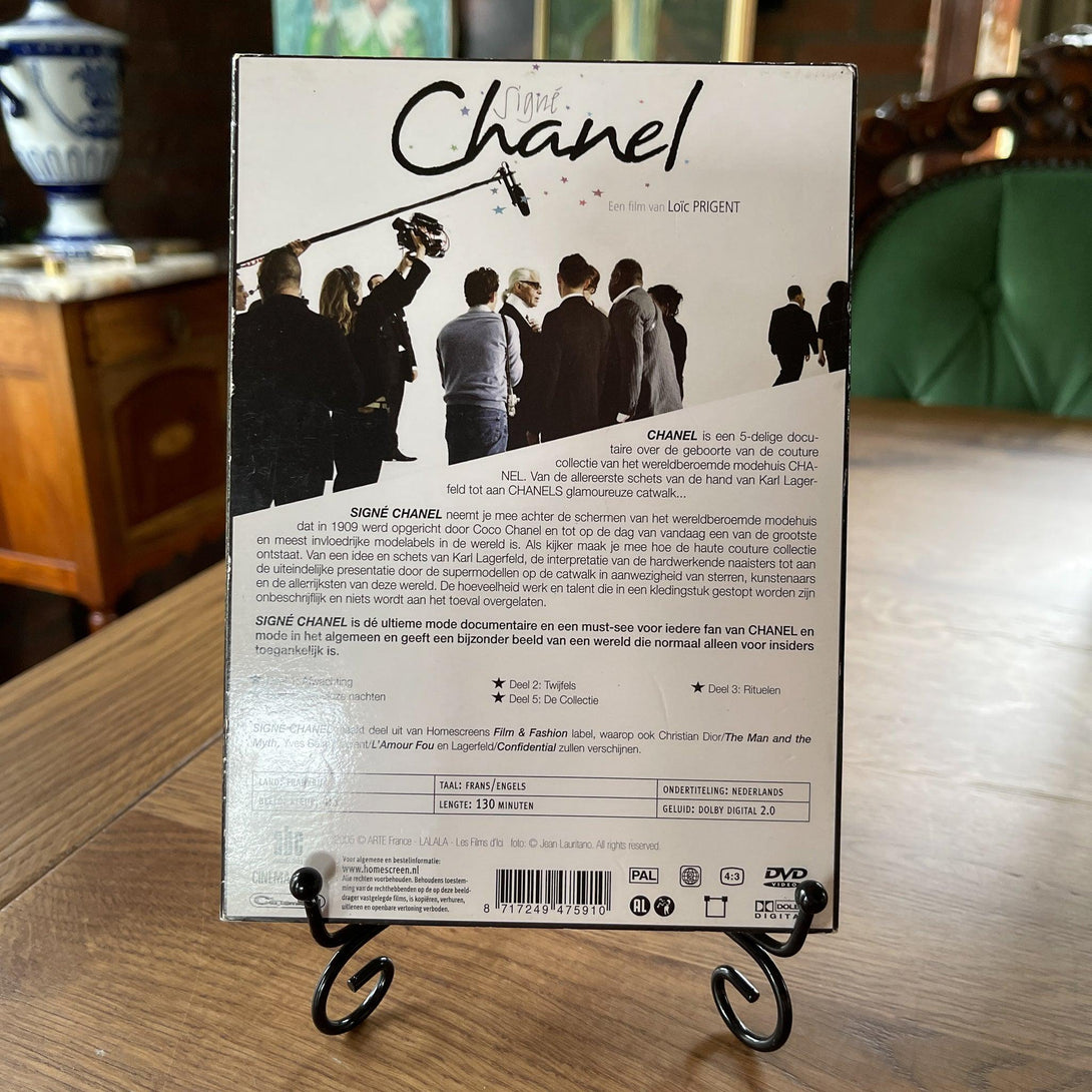 Signé Chanel - werken bij Chanel (DVD) - Bamestra Curiosa